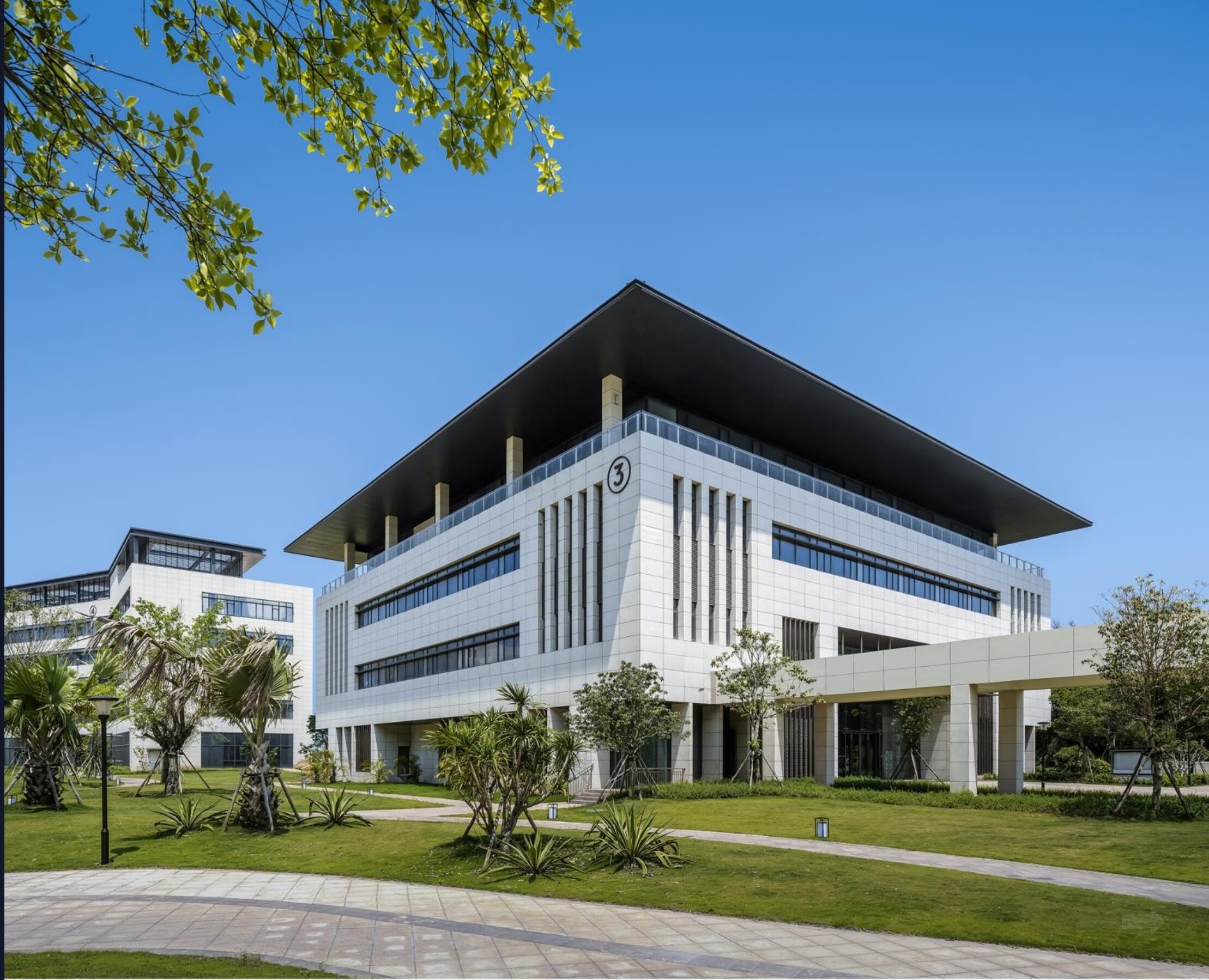 Hainan Hospital exterior, Haikou City